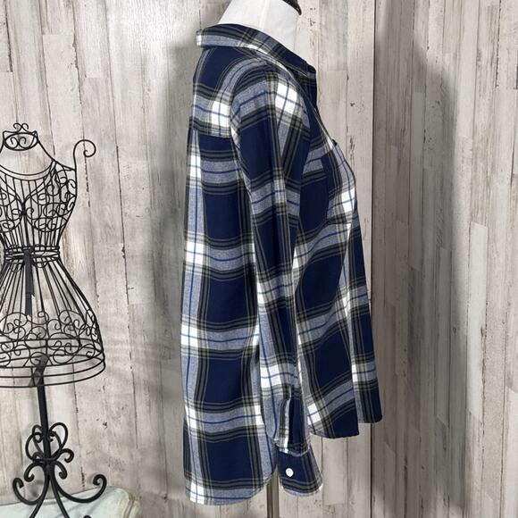 Old Navy Classic Navy And Ivory Plaid Flannel Size Medium - Picture 4 of 14